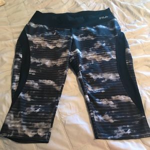 EUC L Fila cloud print yoga pants